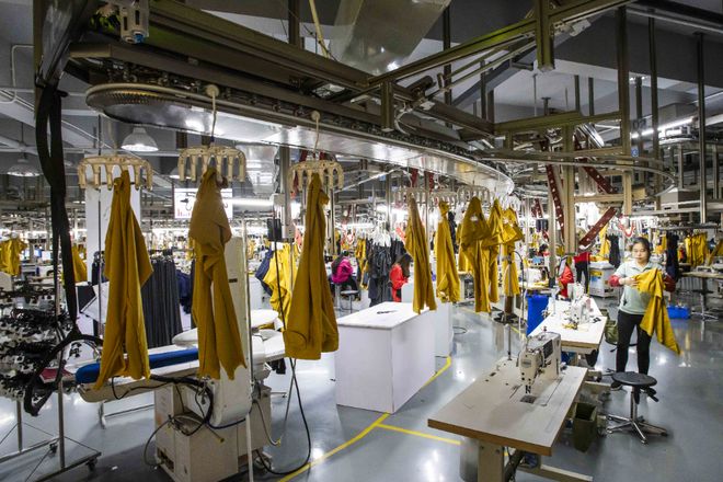 2025服裝業(yè)&ldquo;半年考&rdquo;:零售增速放緩,運(yùn)動品牌領(lǐng)跑資本賽道